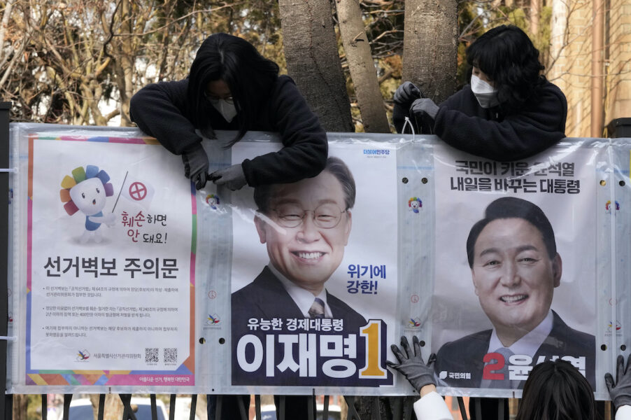 Presidentvalet i Sydkorea står främst mellan demokraternas presidentkandidat Lee och de konservativas presidentkandidat Yoon.