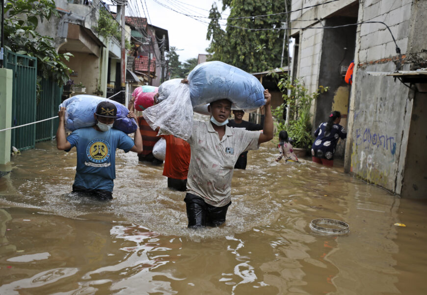 Våldsamma översvämningar börjar bli alltmer vanligt i Indonesien huvudstad Jakarta.
