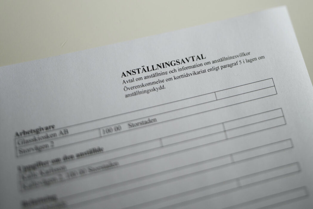 Otrygga anställningar påverkar även arbetsmiljön för kollegor som har fasta anställningar, visar undersökningen.