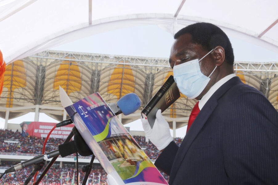 Hakainde Hichilema på Heroes Stadium i Lusaka vid tillträdet förra året.