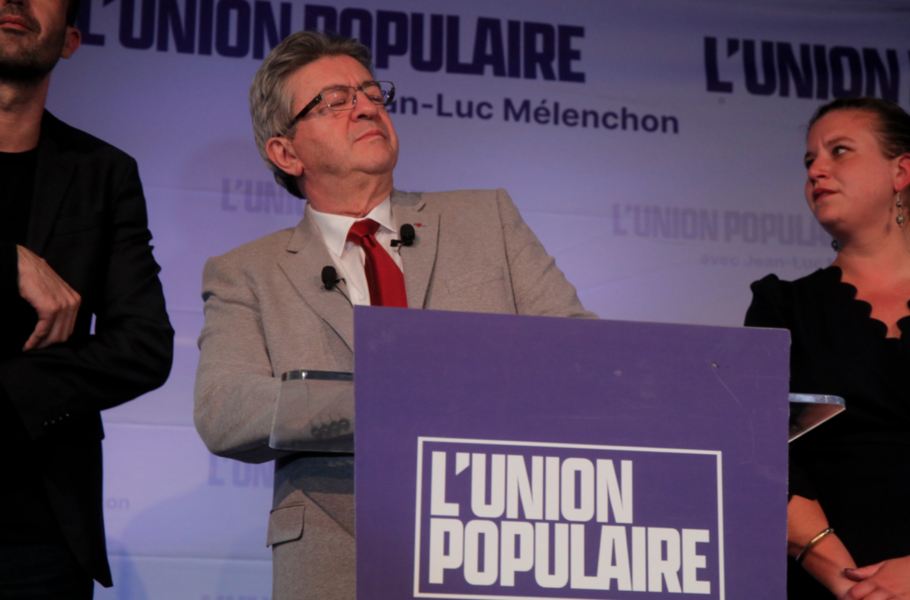 Jean-Luc Mélenchon samlar stöd för att bli ledare för hela Frankrikes vänster i sommarens parlamentsval.