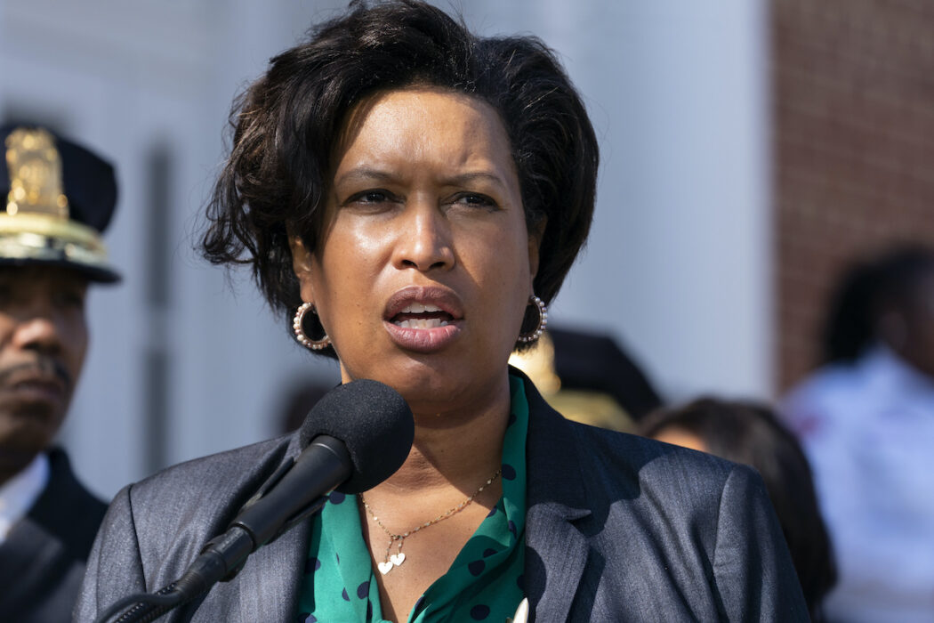 Borgmästaren Muriel Bowser i Washington DC har beslutat om projektet Strong Families, Strong Future DC, som ska ge en basinkomst till gravida eller nyblivna mödrar