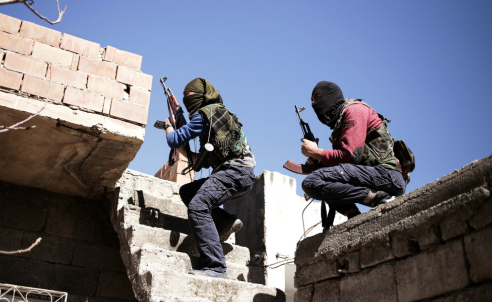 PKK-rebeller på flykt undan turkiska säkerhetsstyrkor.