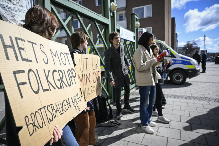 Många har tagit initiativ till fredligt motstånd i samband med högerextremisten Rasmus Paludans koranbrännarturné.