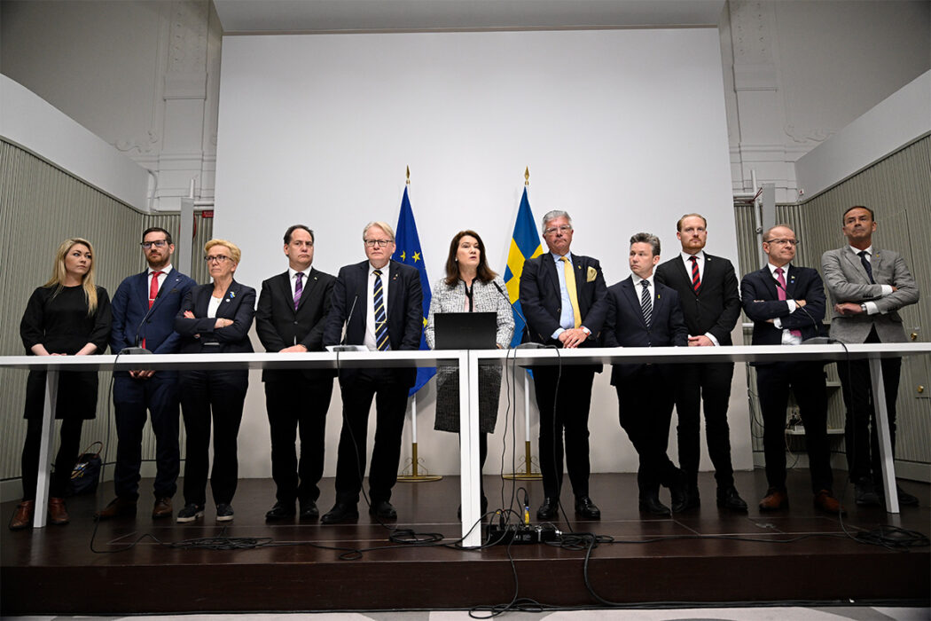 Försvarsminister Peter Hultqvist (S) och utrikesminister Ann Linde (S) presenterar i dag den säkerhetspolitiska analysen tillsammans med representanter från samtliga riksdagspartier.