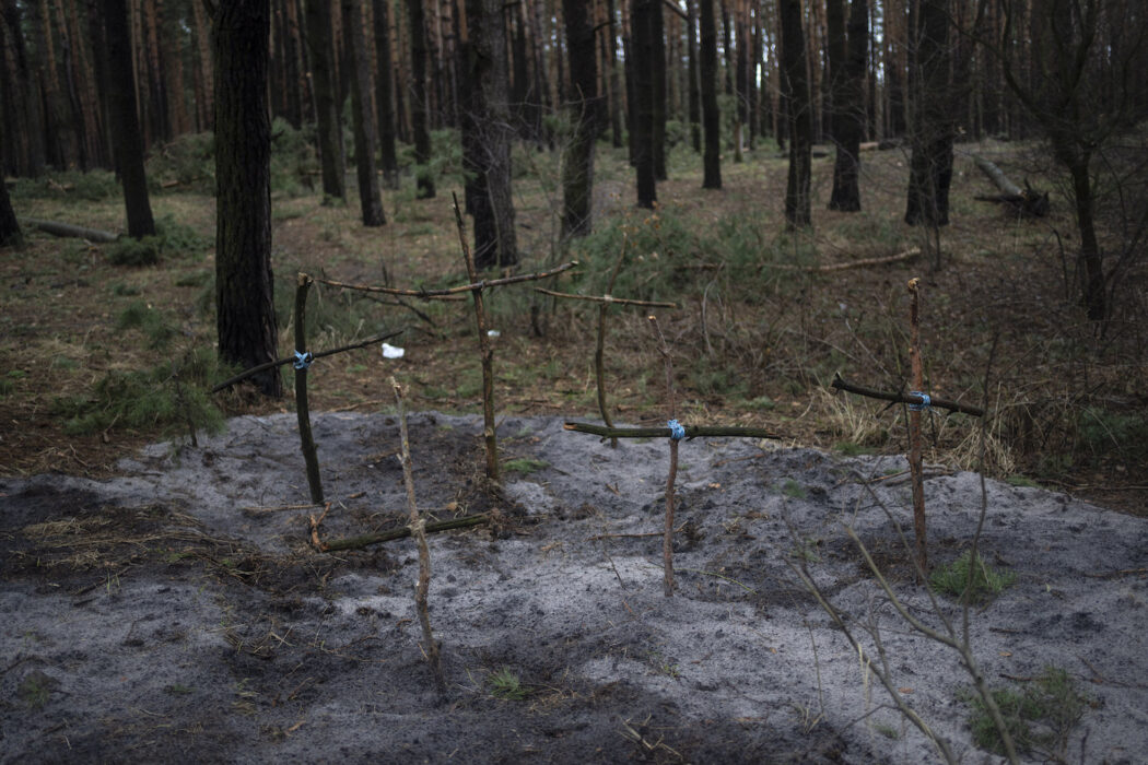 Fortsätt att stötta Ukraina, men ta inte pengarna från organisationer som arbetar för världens mest utsatta och för miljön, skriver Naturskyddsföreningen.