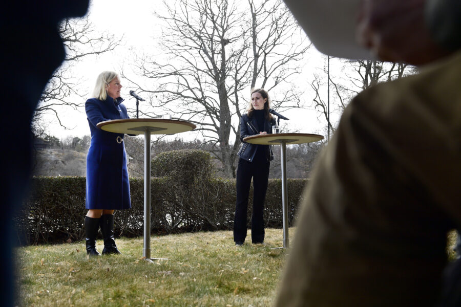 Statsminister Magdalena Andersson (S) och Finlands statsminister Sanna Marin håller en pressträff i mitten av april vid Villa Bonnier i Stockholm.