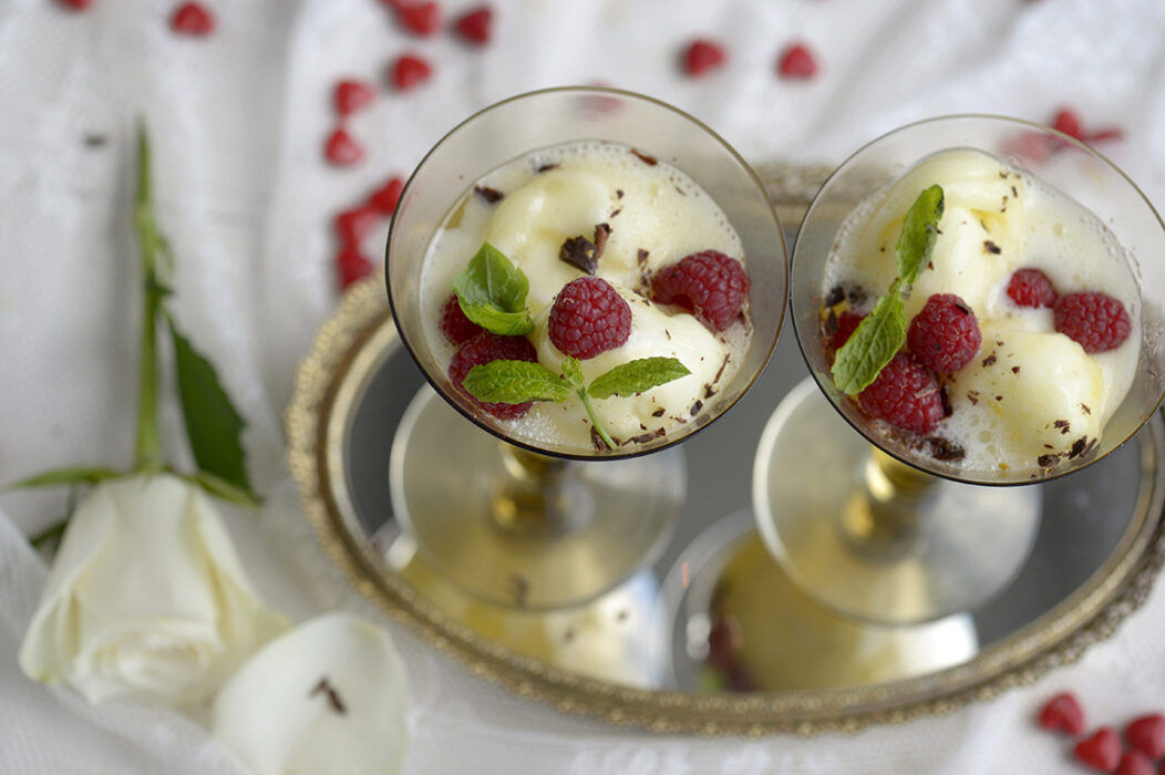 En skitgod citronsorbet? En del retar sig på utbredningen av bakvända förstärkningsord men de är egentligen ingen nyhet i språket.