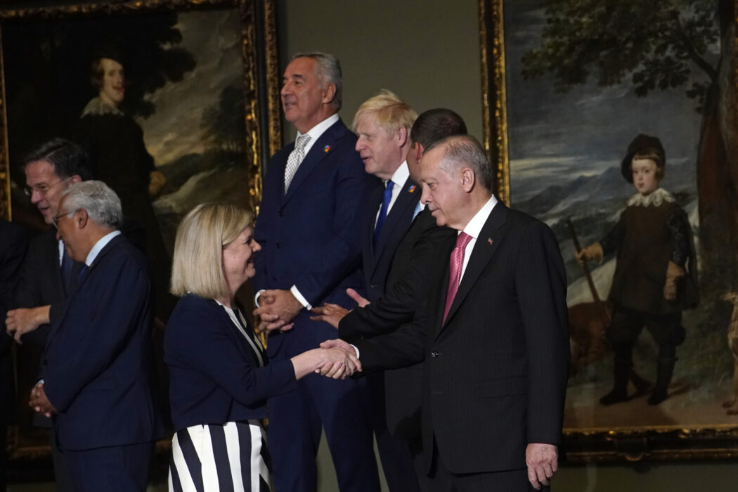 Statsminister Magdalena Andersson och Turkiets president Recep Erdogan i Madrid under onsdagen, där Natotoppmötet pågår.