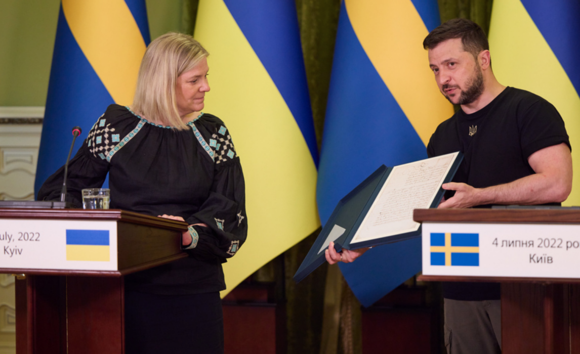 Volodymyr Zelenskyj läste ett stycke ur brevet från kung Karl XII och konstaterade att det var mycket relevant även i dag.