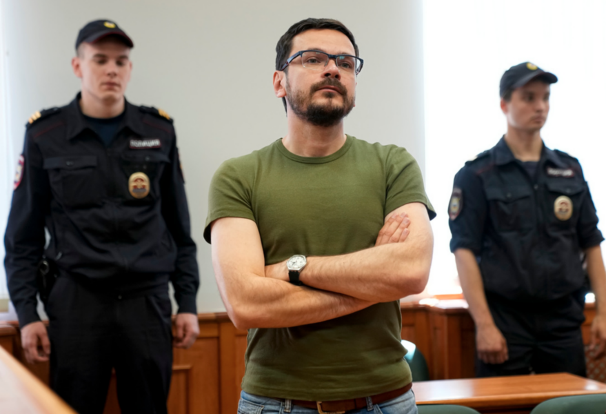 Ilja Jasjin, kommunpolitiker i Moskva, i rätten den 29 juni, då han dömdes till 15 dagars fängelse för att inte ha lytt polisen.