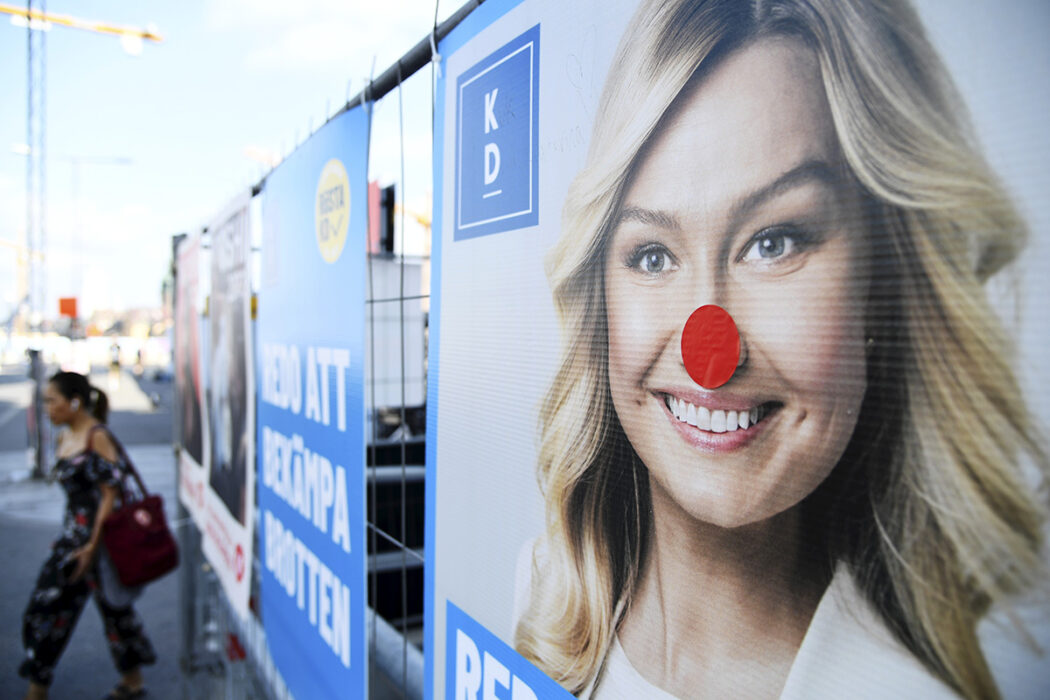 En vandaliserad valaffisch på Kristdemokraternas partiledare Ebba Busch.