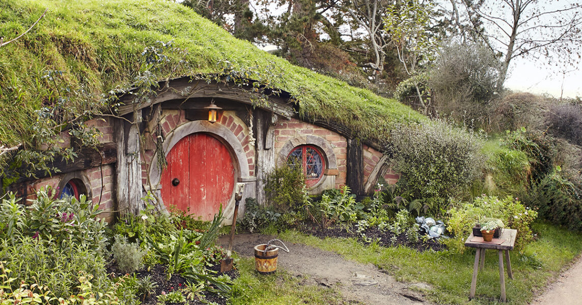 På Nya Zeelands nordö kan turister besöka Hobbitbyn från Sagan om ringen.