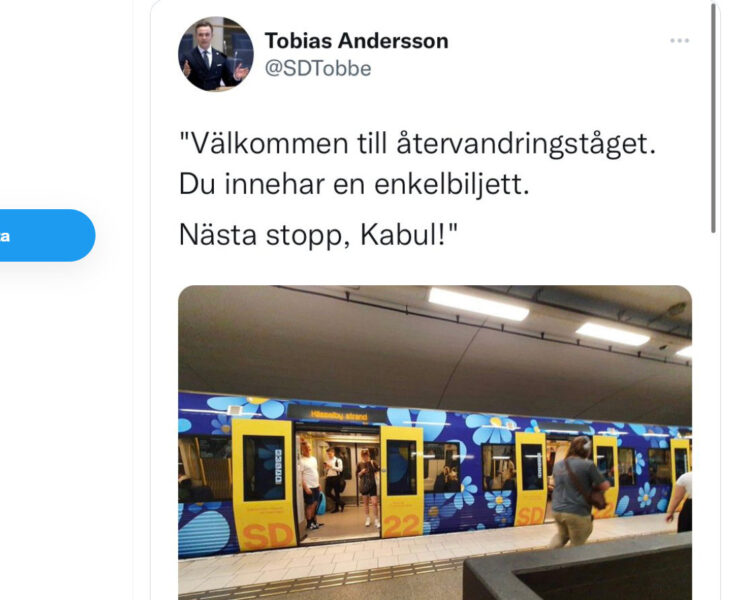 Tobias Andersson, SD:s rättspolitiska talesperson, har twittrat en bild på tåget med en text som väcker kommentarer.