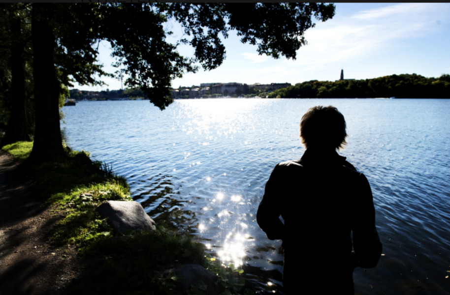 Skillnaden mellan hur många kvinnor som är sjukskrivna jämfört med männen är störst i Sverige.