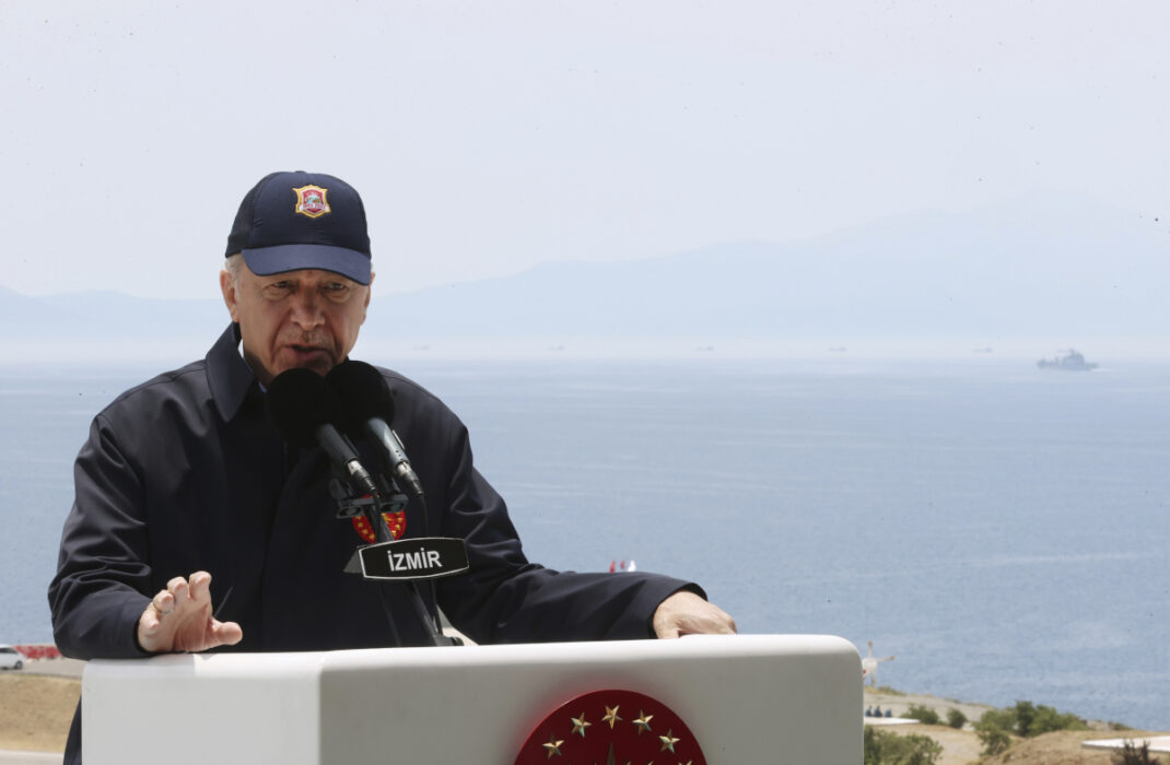 Efter en turkisk militärövning i det Egeiska havet i juni i år riktade landets president Recep Tayyip Erdogan en stark uppmaning till Grekland om att avmilitarisera öarna nära Turkiet.