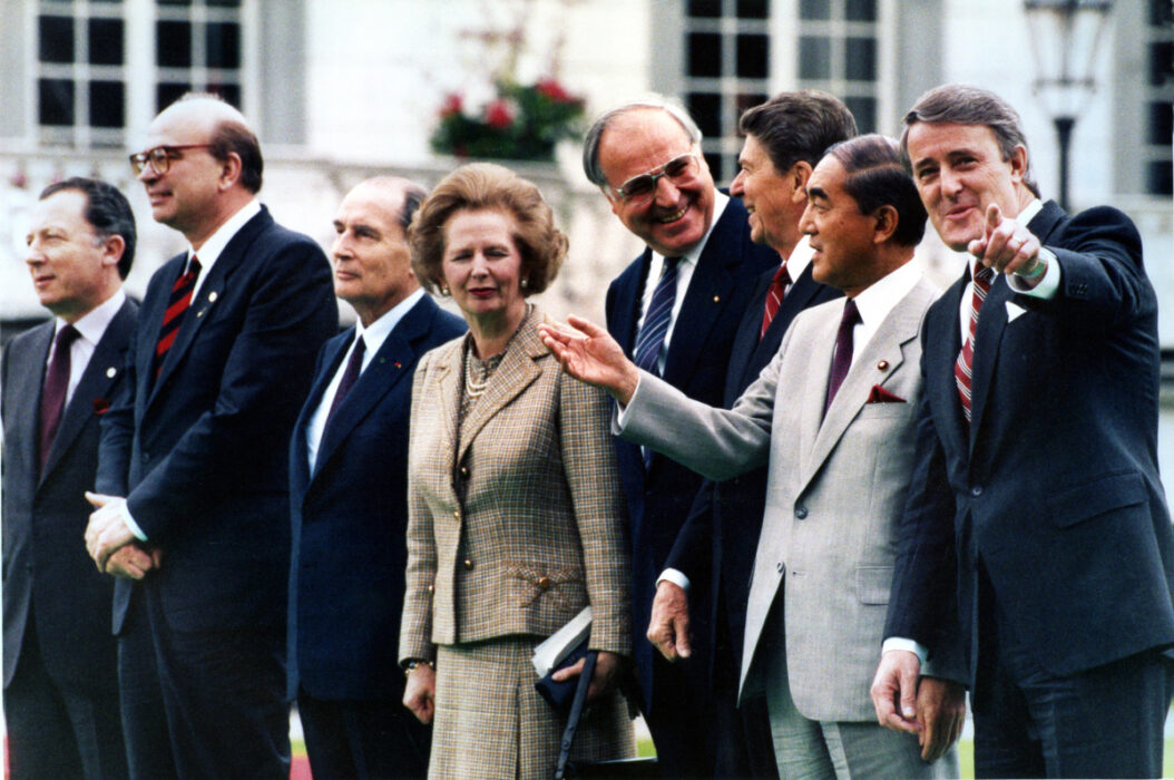Bettino Craxi (tvåa från vänster) i celebert sällskap vid ett G7-möte i Bonn 1985