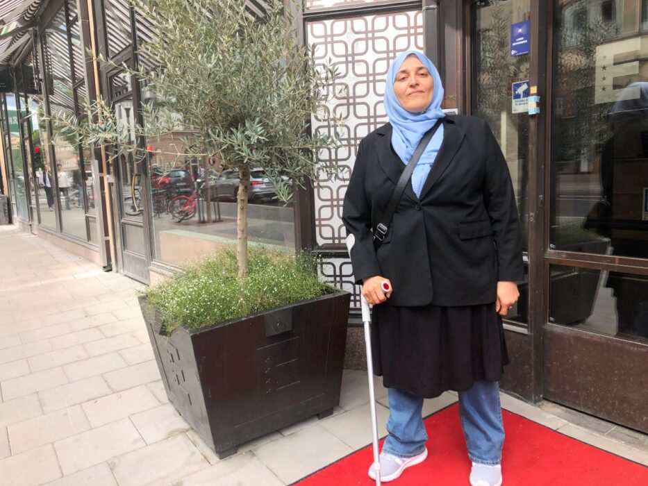 Denna person har grundat och leder flera afghanska organisationer för flickors utbildning och kvinnors rättigheter.