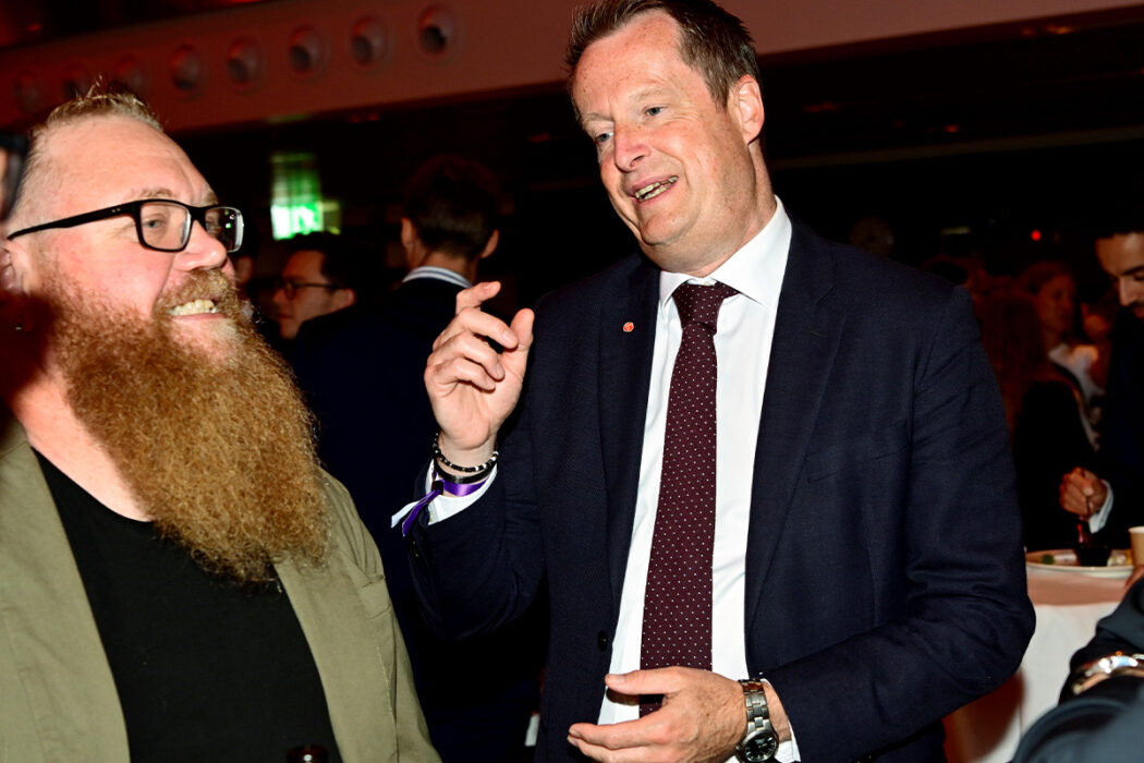 Under Socialdemokraternas valvaka säger sig Anders Ygeman har en bra känsla inför valresultatet, men tycker det är för tidigt att säga något om hur det går.
