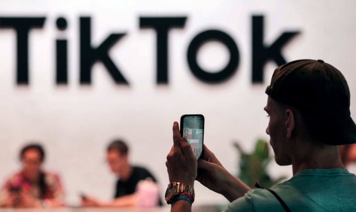 Andelen amerikaner som använder Tiktok som nyhetsförmedlare ökar.