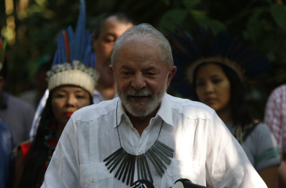 Brasiliens expresident och presidentkandidat Luiz Inacio Lula da Silva vid ett evenemang om hållbar utveckling vid Amazonasmuseet i Manaus i augusti.
