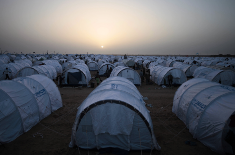 UNHCR räknar med att två miljoner flyktingar i dag lever i limbo i läger runt om i världen i väntan på en fristad.