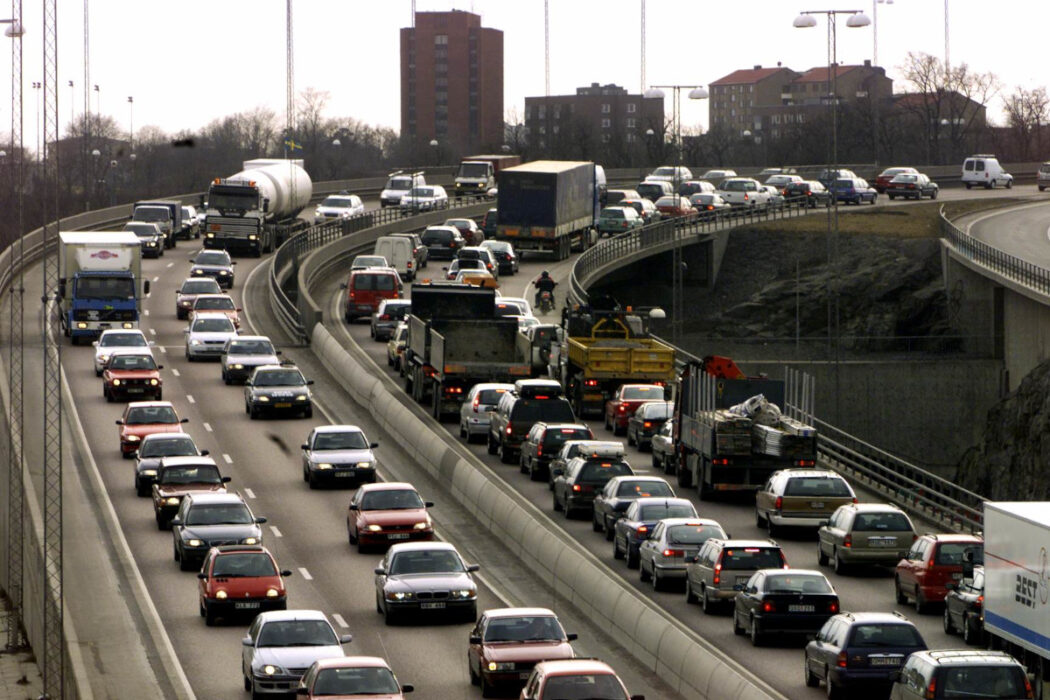 Transporterna står för en stor del av utsläppen – och står högt upp på listan över klimatåtgärderna i många kommuner.