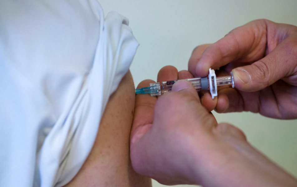 Tre olika vaccinationer kommer att pågå samtidigt i höst.