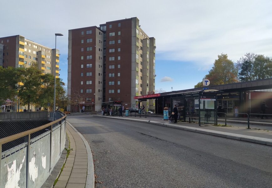 Fittja busshållplats i Botkyrka kommun söder om Stockholm.