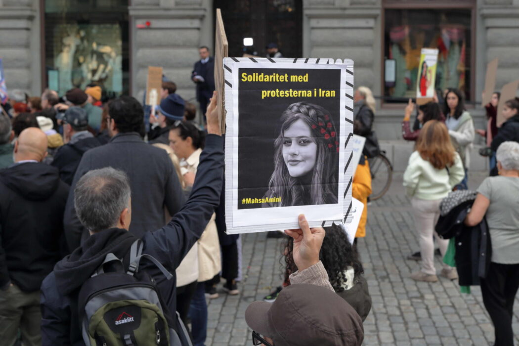 Masha Zhina Amini har blivit en symbol för protesterna, som dock handlar om mycket mer.
