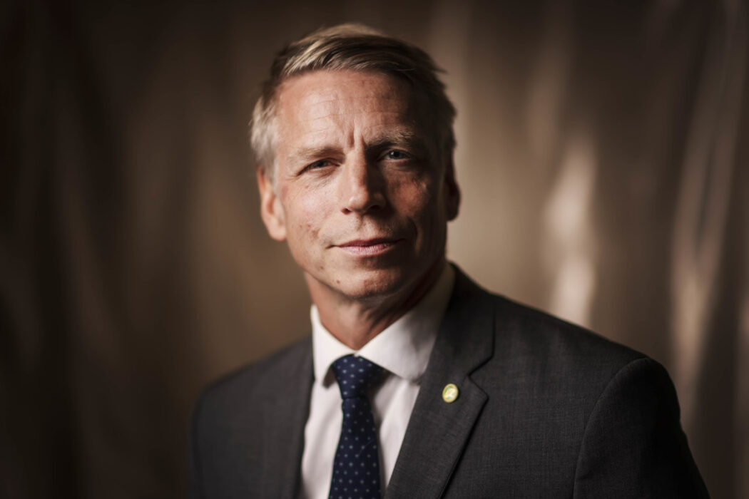 Två män misstänks för olaga hot efter att ha dödshotat Miljöpartiets språkrör Per Bolund.