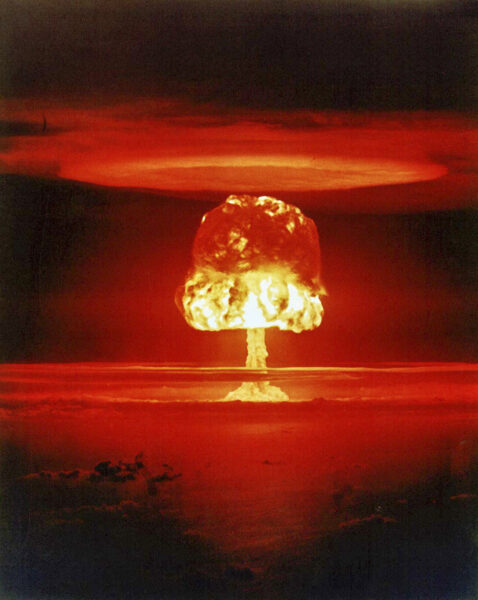 Kärnvapentest på Bikiniöarna.