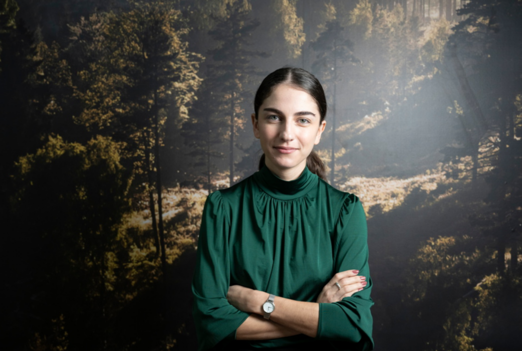 Klimat- och miljöminister Romina Pourmokhtari (L) på COP27 i Sharm el-Sheikh.