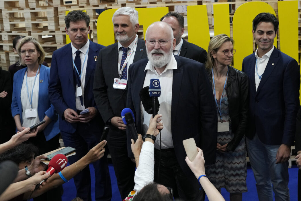 EU:s klimatchef Frans Timmermans vid en pressträff i Sharm el-Sheikh på lördagen.