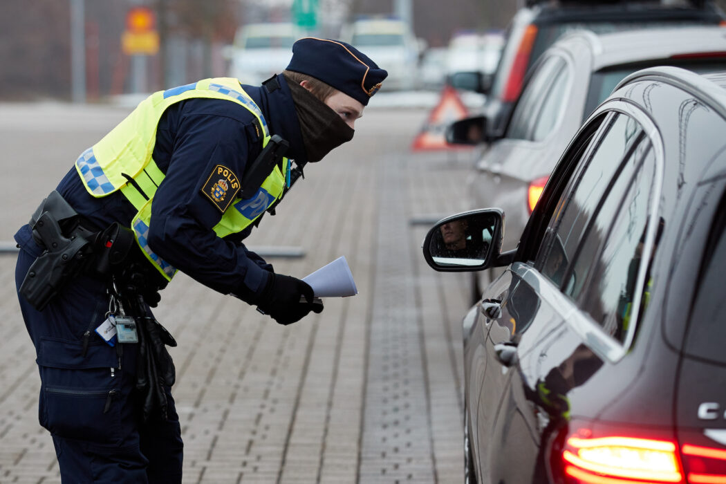 Regeringen förlänger de inre gränskontrollerna.