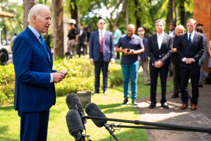 USA:s president Joe Biden mötte reportrar efter ett snabbinkallat möte på Bali med anledning av att en robot slog ned och dödade två personer i Polen på tisdagen.