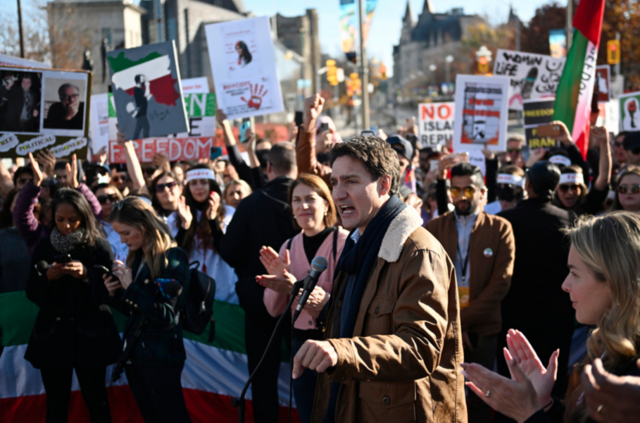 Manifestation i Kanada till stöd för regimkritiska protester i Iran.