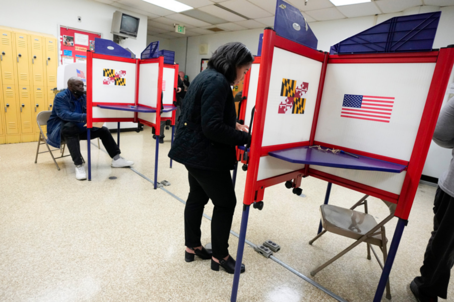 Väljare förtidsröstar i en vallokal i Baltimore, Maryland, i måndags förra veckan.