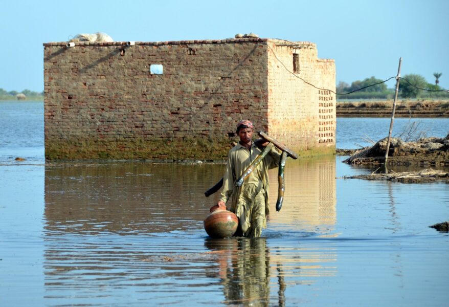 Översvämningar i Pakistan, ett land hårt drabbat av klimatförändringarnas effekter – och som vill se att en fond för skador och förluster inrättas.