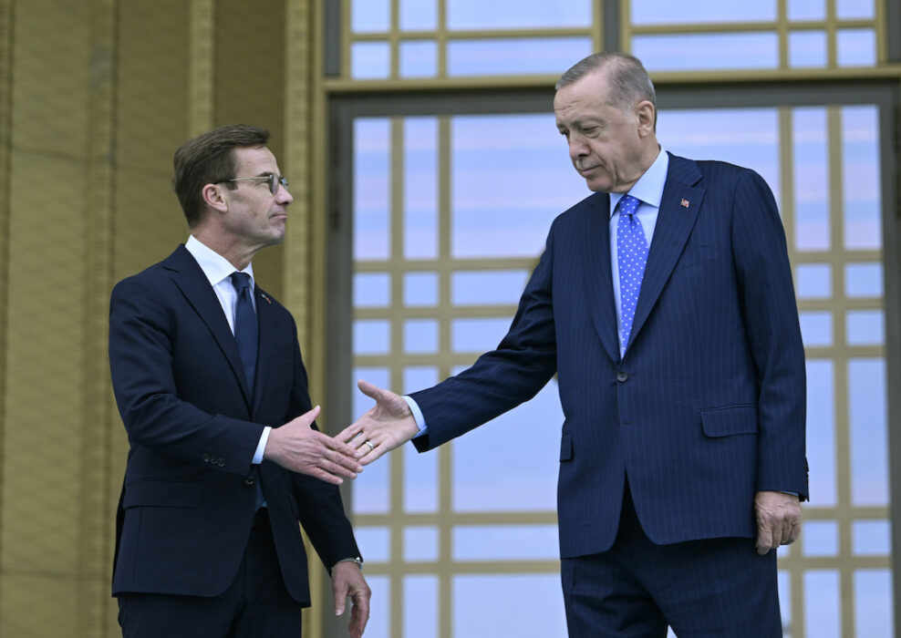 Statsminister Ulf Kristersson (M) träffar Turkiets president Recep Tayyip Erdogan vid presidentpalatset i Ankara.