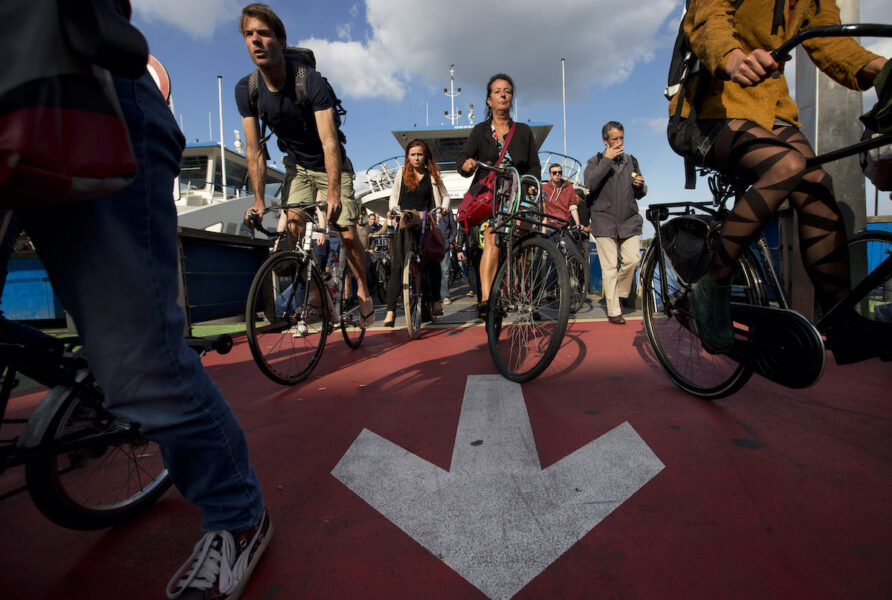 Studier om basinkomst har bland annat påverkat Amsterdam till att förändra reglerna för sitt försörjningsstöd.