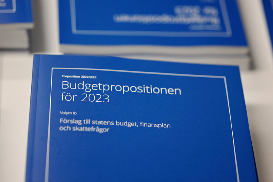 Regeringens budgetpropositionen för 2023 överlämnas i dag till riksdagen.