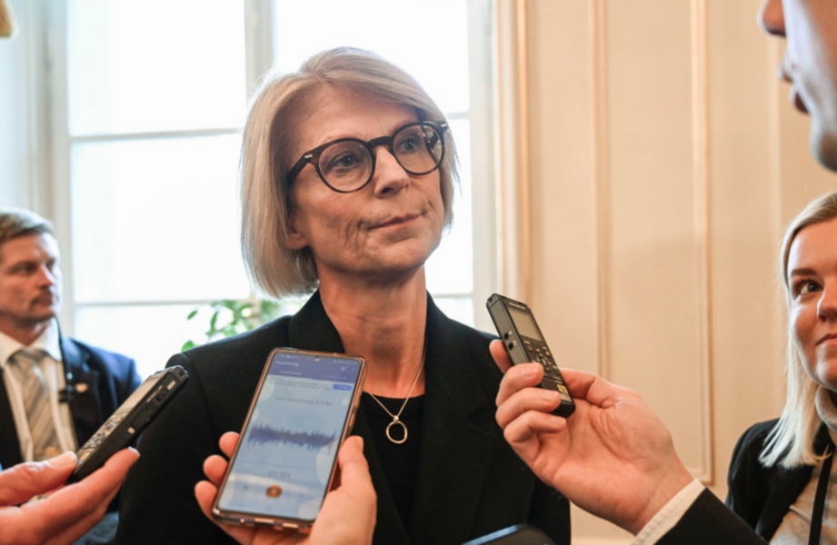 Finansminister Elisabeth Svantesson (M) presenterar sin första budget.