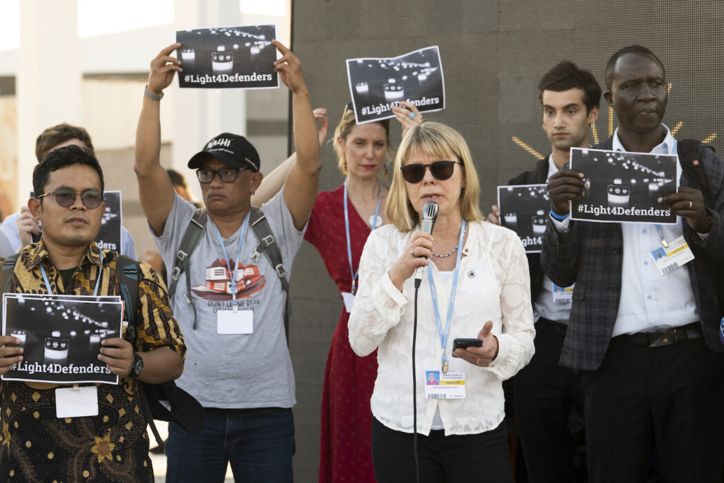 Karrin Lexén höll tal under dagens manifestation för miljöförsvarare på klimatmötet Cop27 i Sharm El-Sheikh i Egypten.