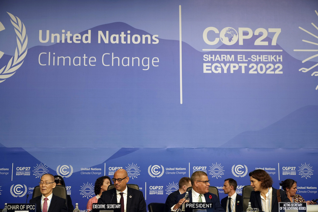 I en ny bok utvärderar forskare FN:s klimatpanel, vilka den består av och kunskapen som förmedlas.