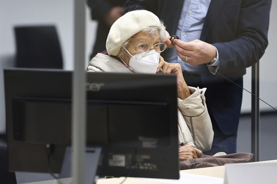 Irmgard Furchner som dömts för medhjälp till mord på tusentals människor under Förintelsen överklagar sin dom.