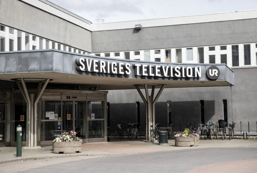 För mycket text i SVT:s nyheter snedfördelar konkurrensen, enligt tidningsutgivarna.