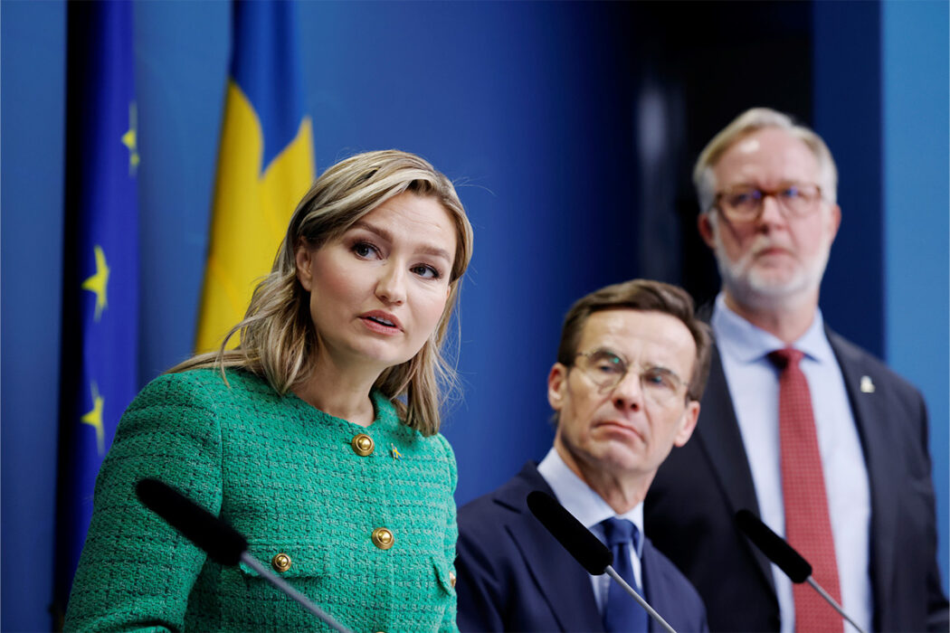 Ebba Busch, Ulf Kristersson och Johan Pehrson uppmanar alla att spara el för minska risken för att elen kopplas bort.