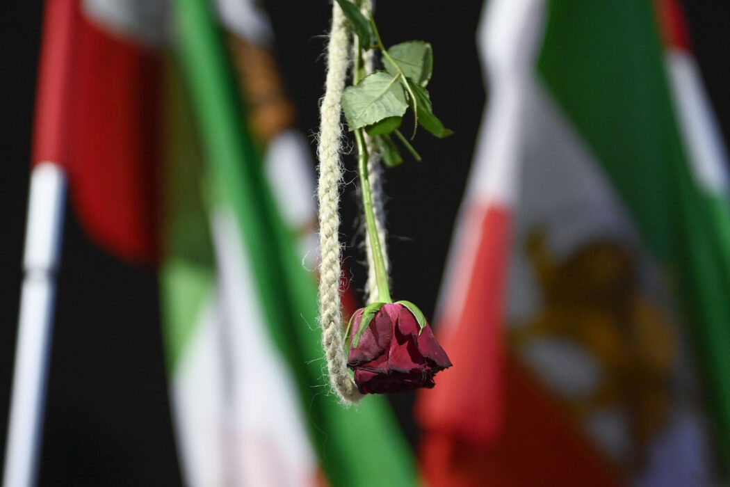 En manifestation till stöd för det iranska folkets kamp för demokrati och frihet hölls i december på Gustaf Adolfs Torg i Stockholm.