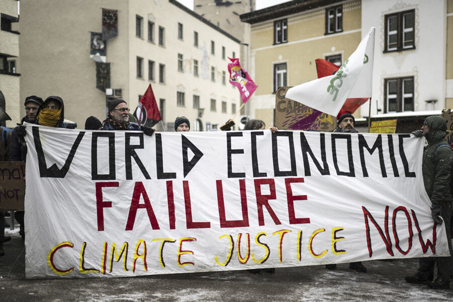 Demonstration för klimaträttvisa inför World economic forum i Davos som inleddes på måndagen.